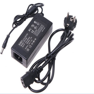 Netzteil Stecknetzteil Trafo 12V 5A 60 Watt